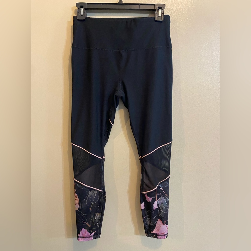 RBX: Black Leggings With a Pink Floral Printed Bottom